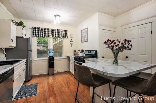 1896 5 St, Meskegon MI 49444-1009 exterior