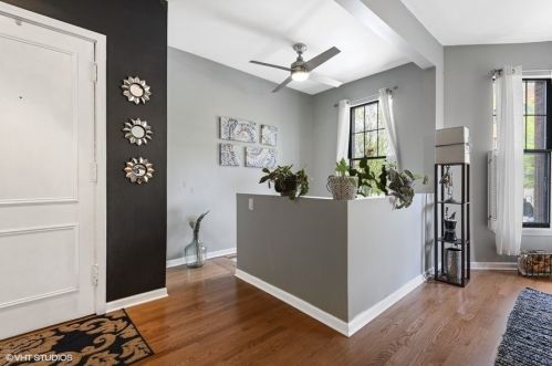 1207 Morse Ave, Chicago, IL 60626-3517