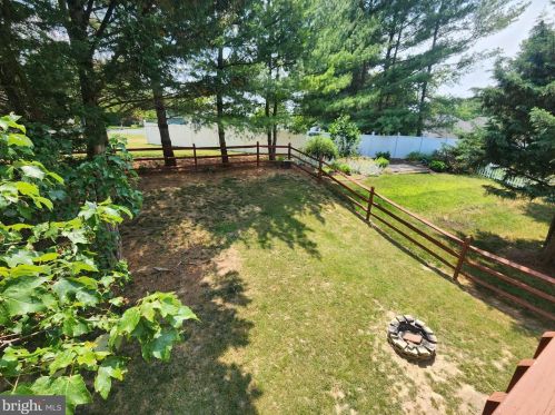 822 Logan Ln, Hanover PA  17331-7814 exterior