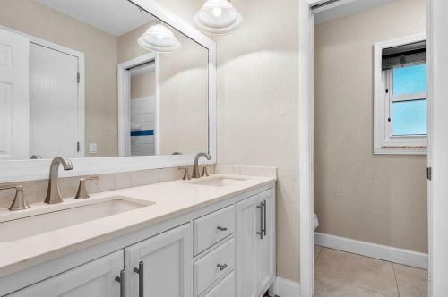 960 20 St, Boca Raton FL 33486-6832 exterior