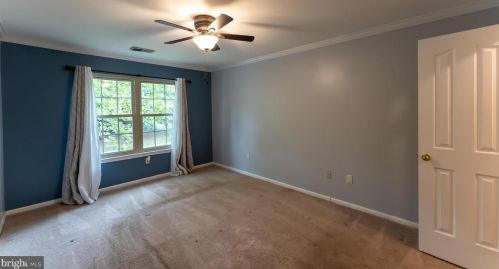 306 Foxcroft Cir, Limerick PA 19468-1538 exterior