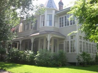 5330 Danneel St, New Orleans LA  70115-4912 exterior