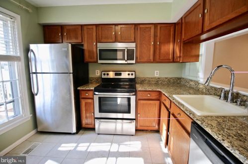 6516 Brick Hearth Ct, Alexandria VA  22306-3313 exterior