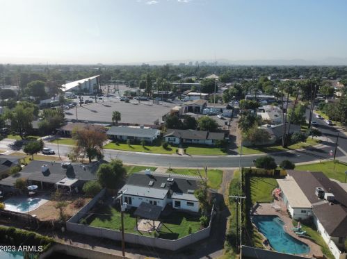 724 Cactus Wren Dr, Phoenix AZ  85021-8626 exterior