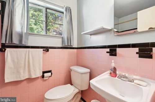 1208 Ruatan St, Silver Spring MD 20903-3321 exterior