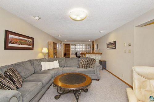 1010 Timberline Ln, Duluth MN 55811-4450 exterior