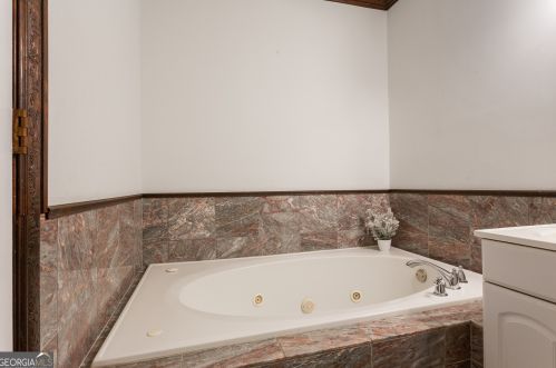 719 Hamilton Ave, Atlanta GA 30344-4144 exterior