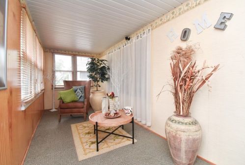 90 Jenness St, Springfield, MA 01104-2210