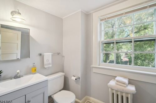 13 Cres, Maplewood NJ 07040-2708 exterior