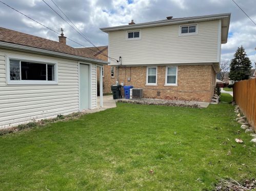 7408 Argyle St, Chicago, IL 60706-3422