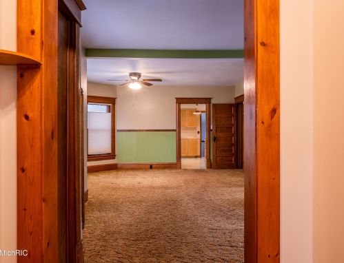 320 Elizabeth St, Sylvan Beach MI 49461-1311 exterior