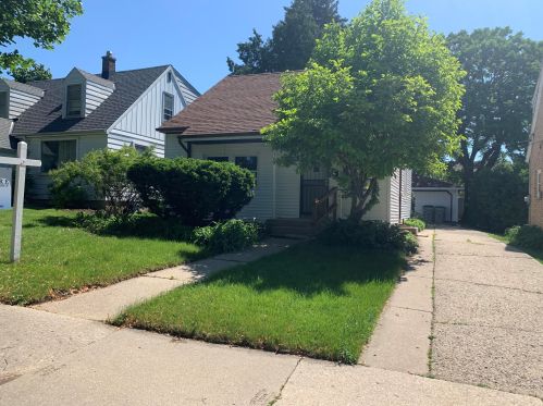 2708 69th St, Milwaukee WI  53219-2905 exterior