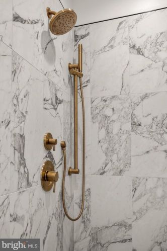 662 13 St, Philadelphia PA 19123-0024 exterior