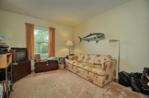 174 Jamestown Dr, Pittsburgh PA 15216-1021 exterior