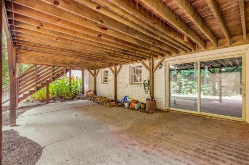 7105 Brandon Mill Rd, Atlanta GA  30328-1922 exterior