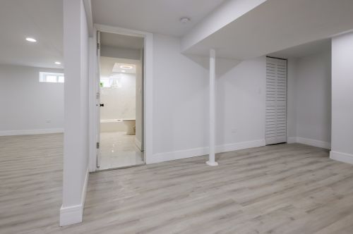 2720 Monroe St, Chicago IL  60612-2823 exterior