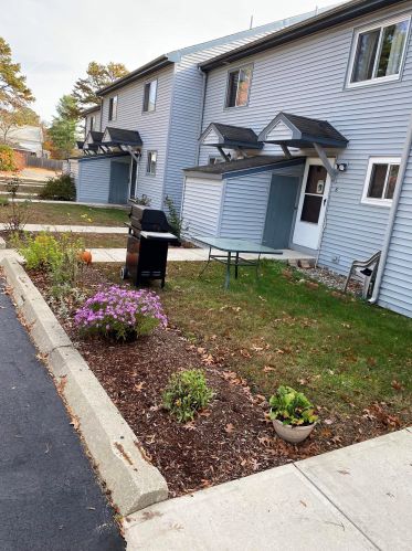 17 Burns Ave, Concord NH 03301-6152 exterior