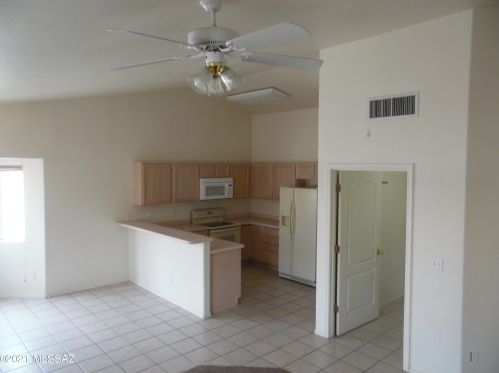 9692 Paseo Del Tornasol, Tucson AZ 85747-5033 exterior