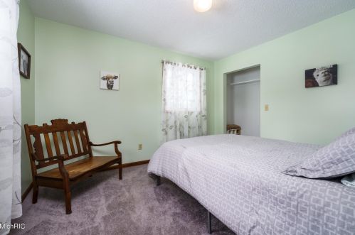 45551 Peninsula Dr, Grand Junction MI 49056-9462 exterior