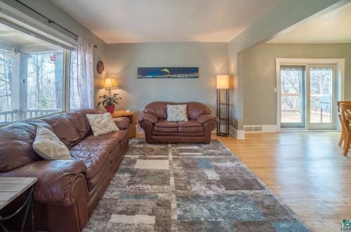 1807 Springvale Rd, Duluth, MN 55811-3150