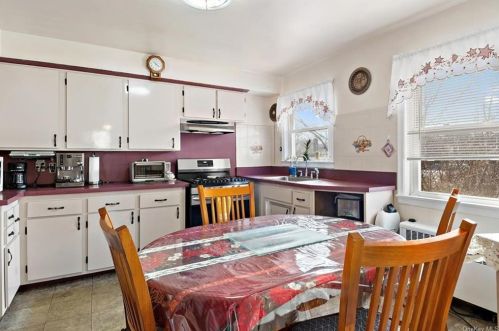 1020 Lydig Ave, Bronx NY 10462-2260 exterior