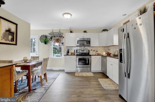 1943 Hemlock Rd, Lancaster, PA 17603-4439