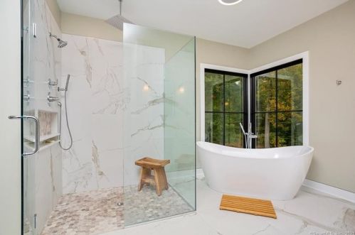 232 Bayberry Ln, Westport CT 06880-4033 exterior