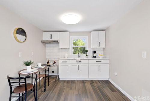 40 Markham Rd, Edison NJ  08817-4129 exterior