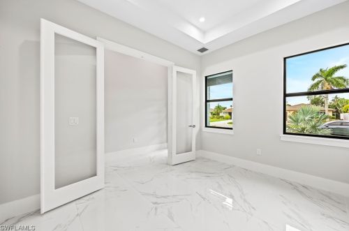 555 99 Ave, Naples FL 34108-2227 exterior