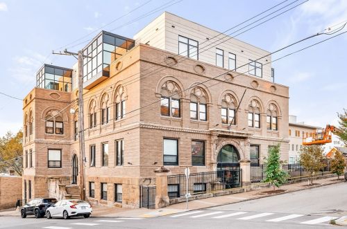 5267 Holmes St, Pittsburgh PA 15201-2460 exterior