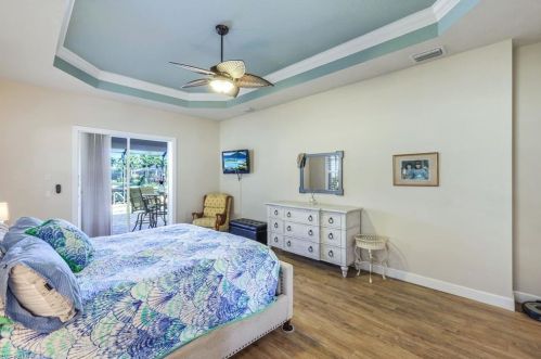 8737 Hideaway Harbor Ct, Naples FL 34120-4327 exterior