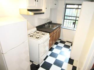 278 19th St, New York NY  10011-2675 exterior