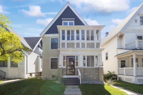 2968 Newhall St, Milwaukee, WI 53211-3223