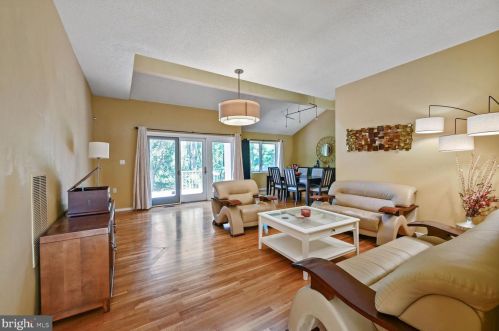 204 Sayre Dr, Princeton NJ 08540-5826 exterior