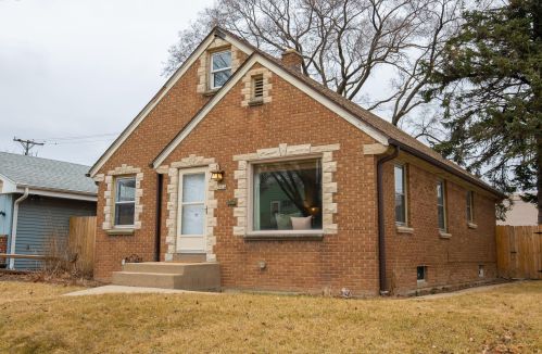 7414 Derby Pl, Milwaukee, WI 53218-4742