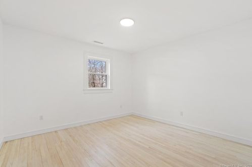 37 Walnut Hill Rd, Ridgefield CT  06877-2906 exterior