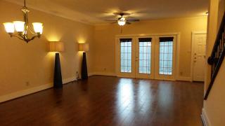 332 Wilcrest Dr, Houston TX  77042-1008 exterior