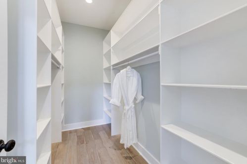 325 11th St, Washington DC  20002-6219 exterior