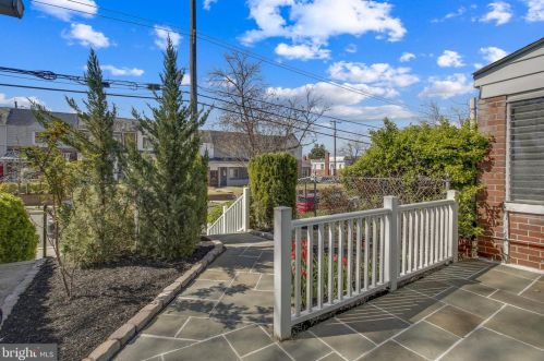 3426 Eads St, Washington, DC 20019-1427