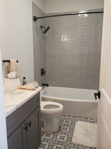 5008 Warwick Ave, Chicago IL 60641-3418 exterior