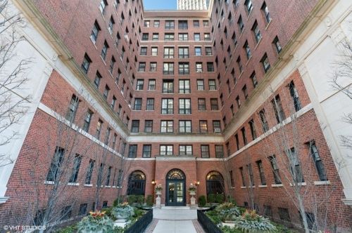 400 Deming Pl, Chicago IL  60614-1724 exterior