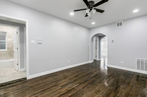 5410 Kimball Ave, Chicago IL  60625-4620 exterior