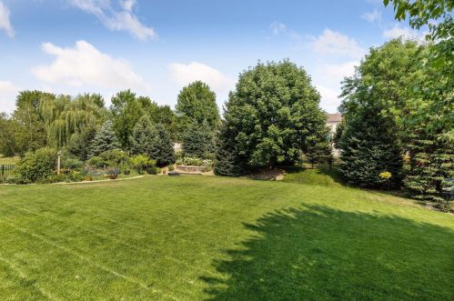 2473 Eyrie Dr, Saint Paul MN 55129-4211 exterior