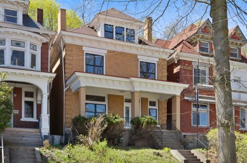 725 Chislett St, Pittsburgh, PA 15206-2020