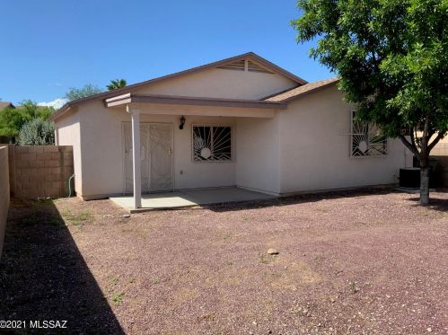 8869 Mountain Spring Dr, Tucson, AZ 85747-5659