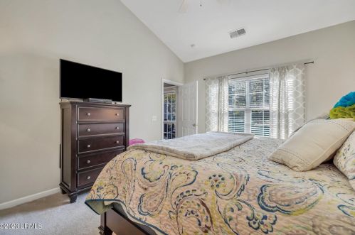 244 Cross Rd, Bluffton SC 29910-5131 exterior