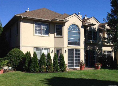 185 Montecito Cres, Huntington Station, NY 11747-5232