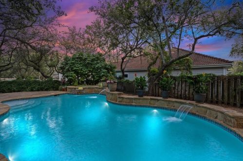 205 Champion Dr, Austin TX 78734-5103 exterior