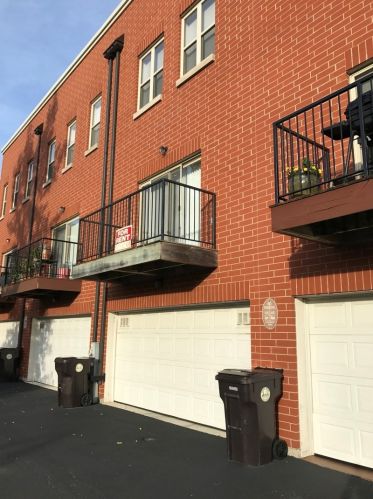 2524 Calumet Ave, Chicago IL  60616-2439 exterior