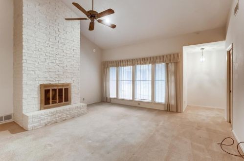 8114 Ct, Austin TX 78759-8726 exterior